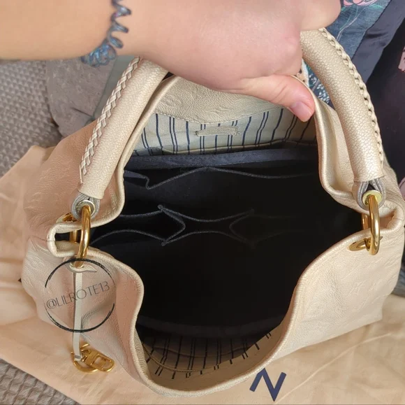 Louis Vuitton Cream Shoulder Bag - Picture 7 of 16